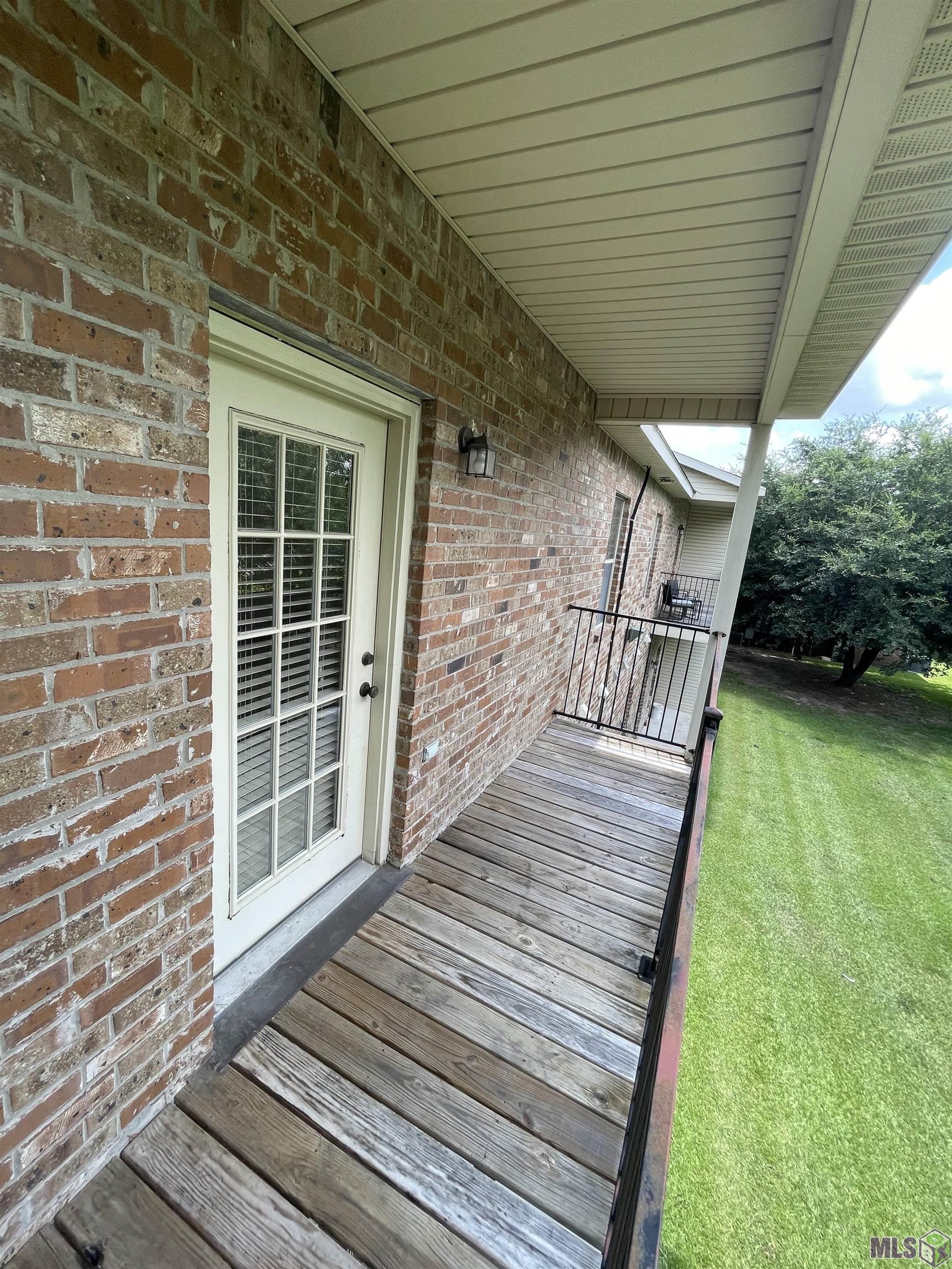 828 Meadow Bend Drive, Unit G Baton Rouge, LA 70820 - Photo 21 of 23 BALCONY