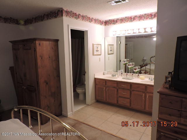 7445 Kingcrest Road Olive Branch, MS 38654 - Photo 14 of 23 DSCN1875