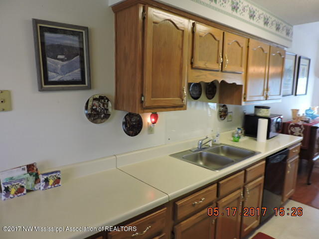7445 Kingcrest Road Olive Branch, MS 38654 - Photo 5 of 23 DSCN1866