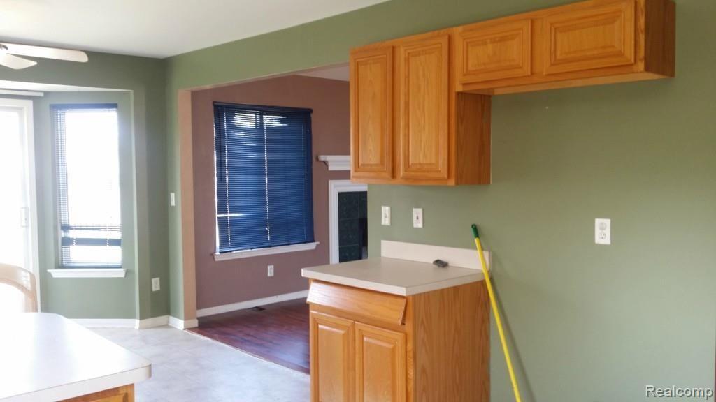 kitchen 2.jpg