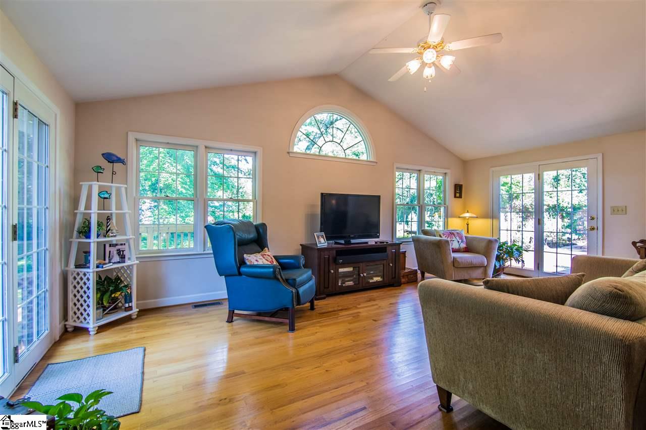130 Hialeah Road Greenville, SC 29607 - Photo 9 of 32 Gallery Image 9