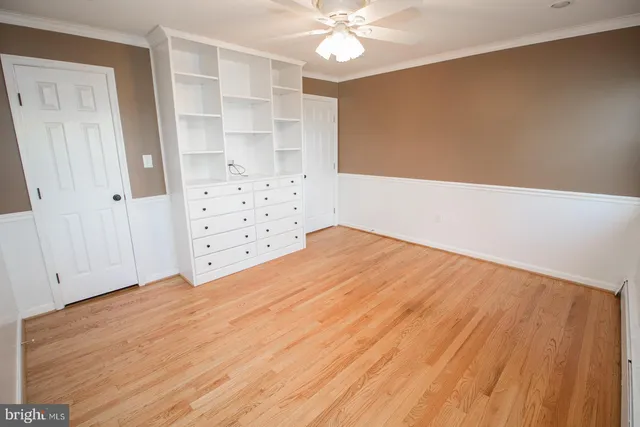 a house view with a outdoor space