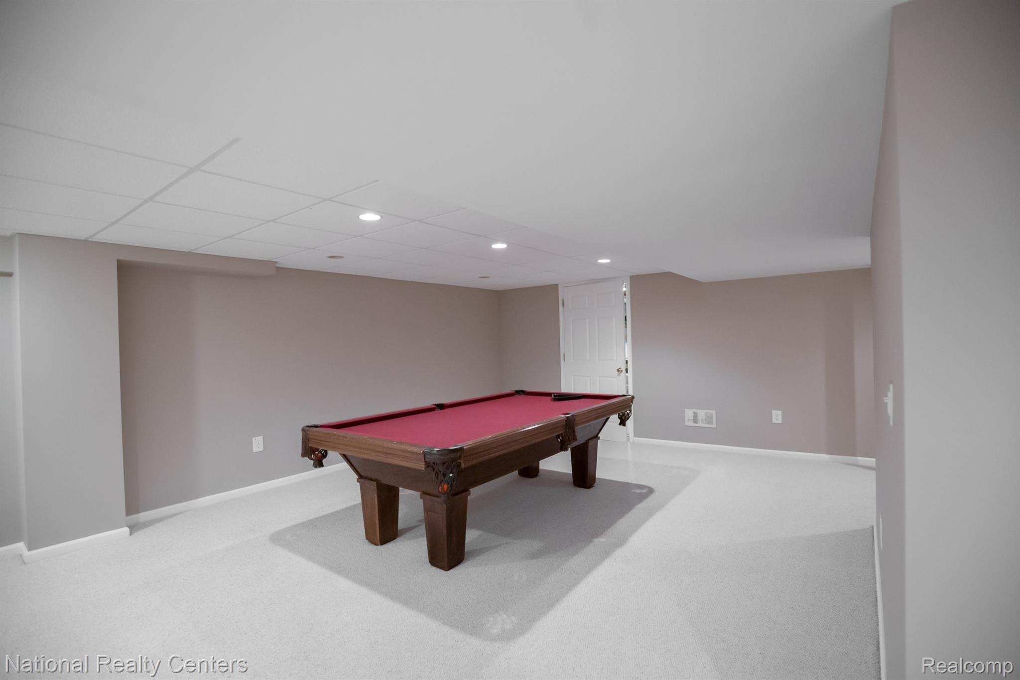 3035 Quail Ridge Circle Rochester, MI 48309 - Photo 45 of 54 Entertainment area