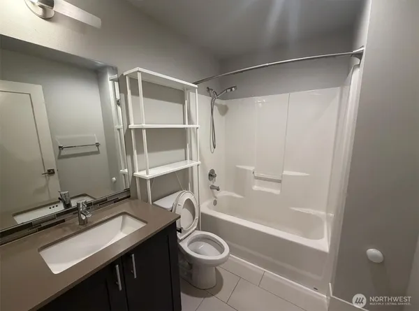 $3,800 | 18236 73rd Avenue Northeast, Unit 101, Kenmore, WA 98028