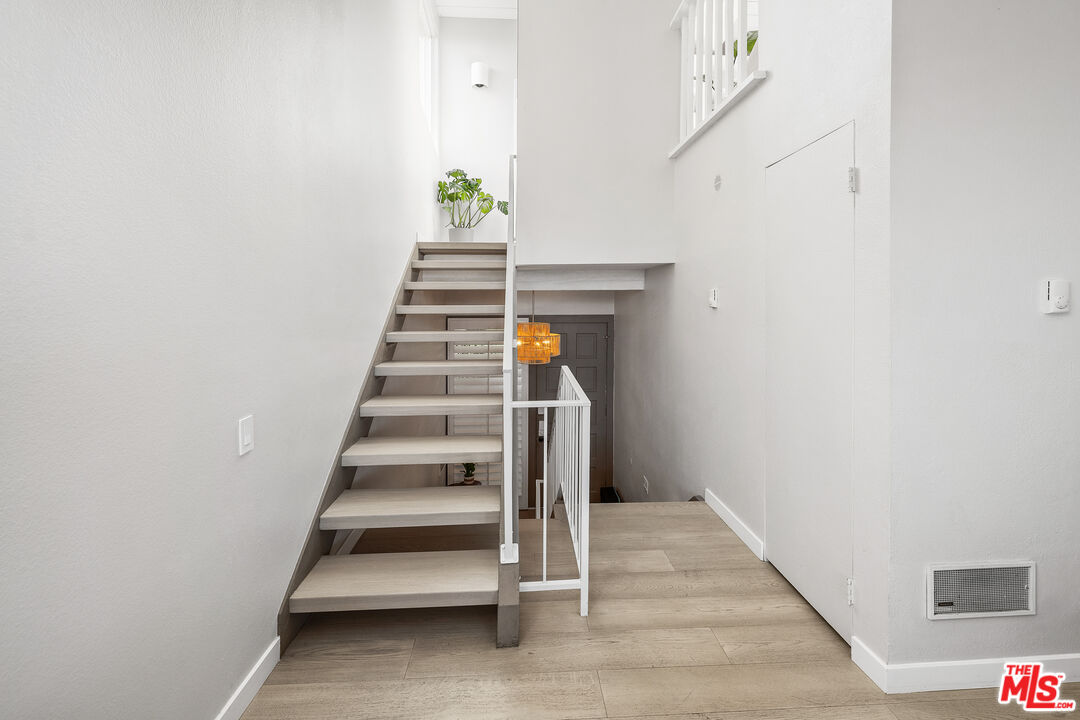 28378 Rey De Copas Lane Malibu, CA 90265 - Photo 18 of 45 a view of entryway