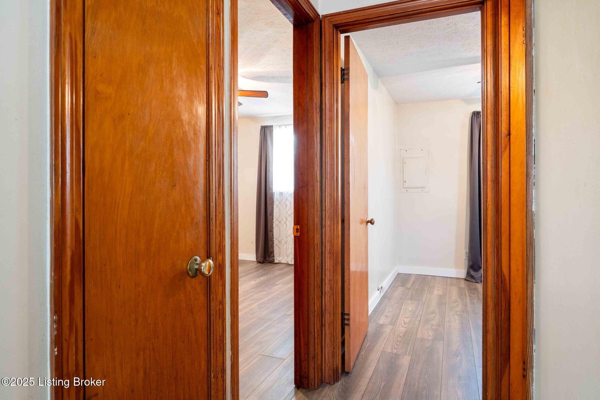 2405 Donna Road Louisville, KY 40216 - Photo 11 of 31 2405 Donna Rd-25