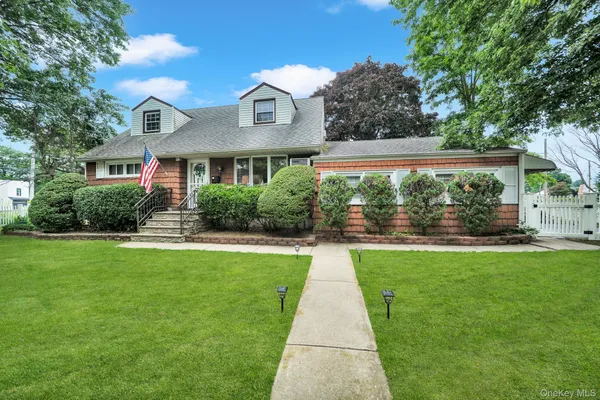 $829,999 | 1582 Bellmore Road, North Bellmore, NY 11710