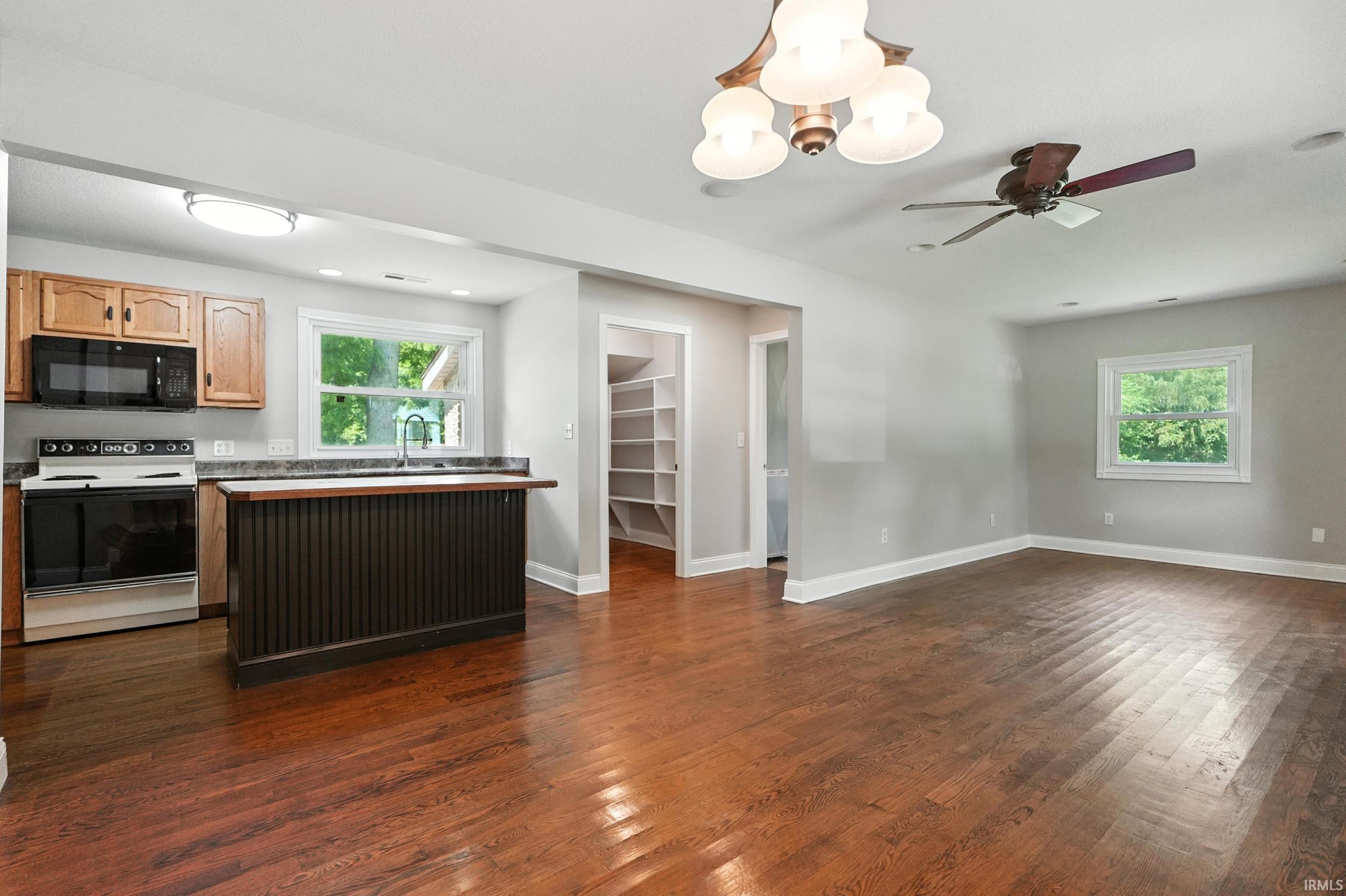 14831 Leesburg Road Fort Wayne, IN 46818 - Photo 4 of 32