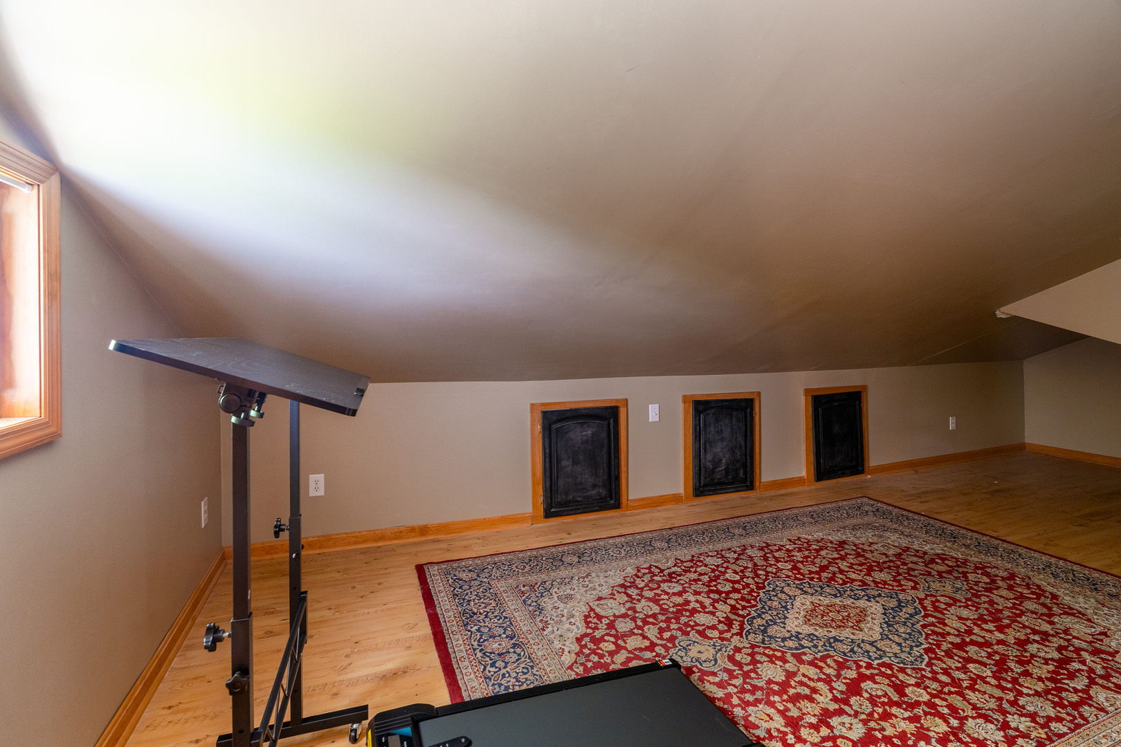 19 Pump Station Road Makanda, IL 62958 - Photo 26 of 36 a living room with a couch