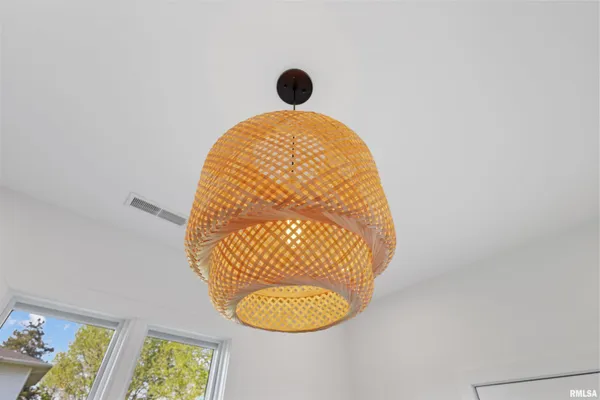 $529,000 | 1303 North Otis Street, Marion, IL 62959