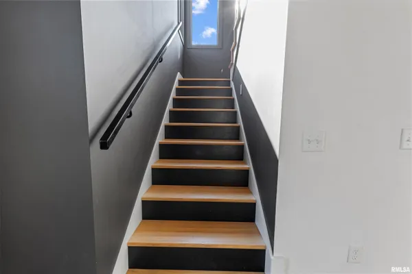 $529,000 | 1303 North Otis Street, Marion, IL 62959