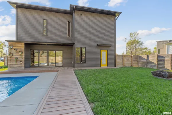 $529,000 | 1303 North Otis Street, Marion, IL 62959