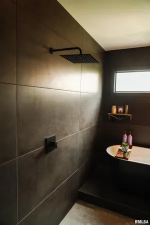 $529,000 | 1303 North Otis Street, Marion, IL 62959