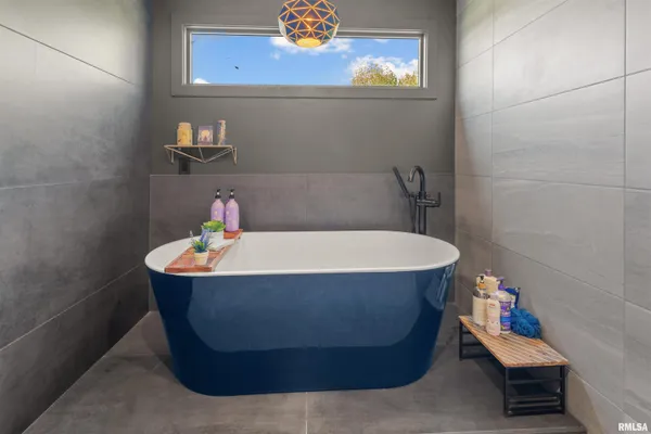 $529,000 | 1303 North Otis Street, Marion, IL 62959