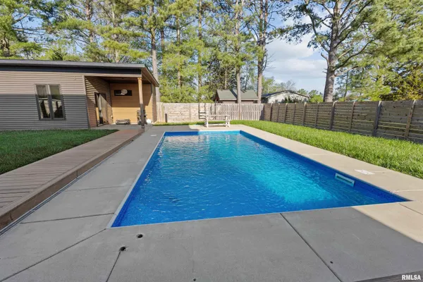 $529,000 | 1303 North Otis Street, Marion, IL 62959