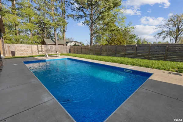 $529,000 | 1303 North Otis Street, Marion, IL 62959