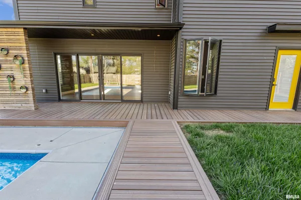 $529,000 | 1303 North Otis Street, Marion, IL 62959