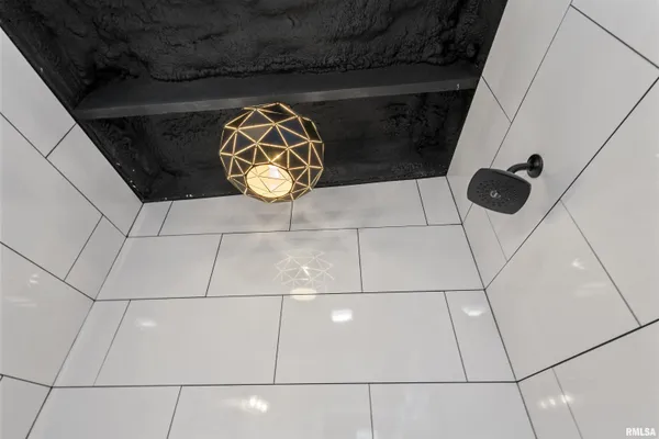 $529,000 | 1303 North Otis Street, Marion, IL 62959