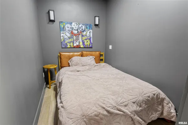 $529,000 | 1303 North Otis Street, Marion, IL 62959