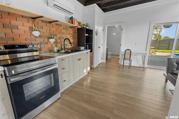 $529,000 | 1303 North Otis Street, Marion, IL 62959