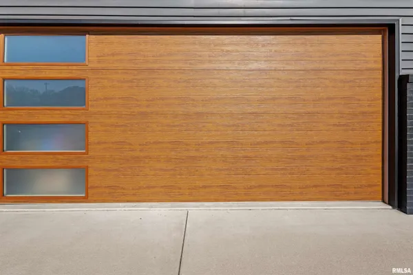 $529,000 | 1303 North Otis Street, Marion, IL 62959