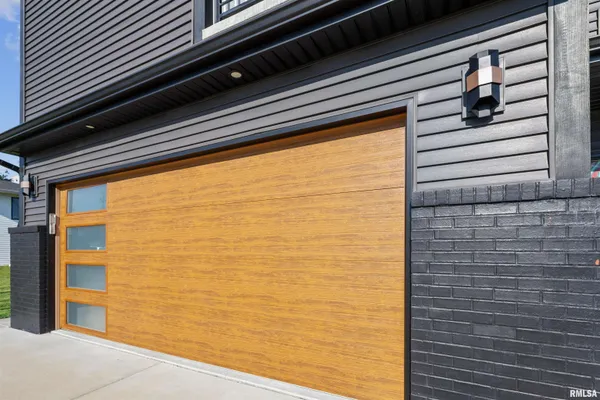 $529,000 | 1303 North Otis Street, Marion, IL 62959