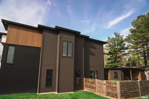 $529,000 | 1303 North Otis Street, Marion, IL 62959