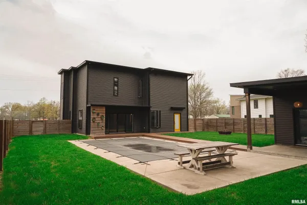 $529,000 | 1303 North Otis Street, Marion, IL 62959