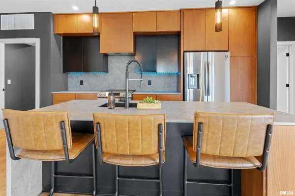 $529,000 | 1303 North Otis Street, Marion, IL 62959