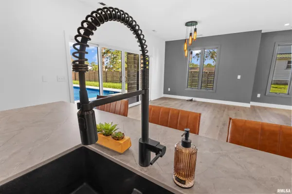 $529,000 | 1303 North Otis Street, Marion, IL 62959