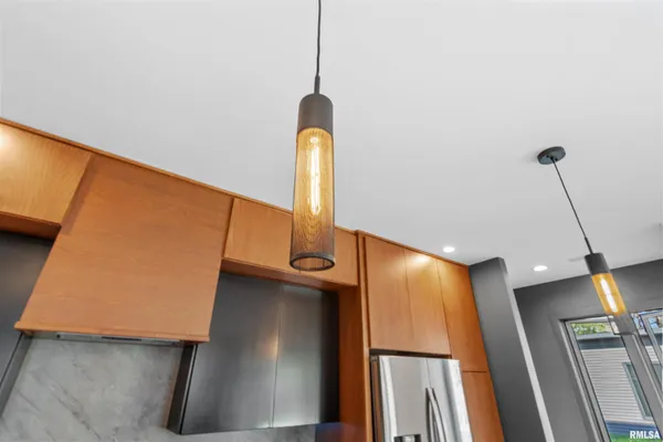 $529,000 | 1303 North Otis Street, Marion, IL 62959