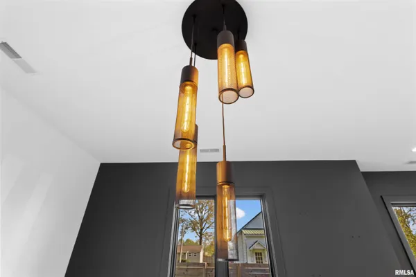 $529,000 | 1303 North Otis Street, Marion, IL 62959