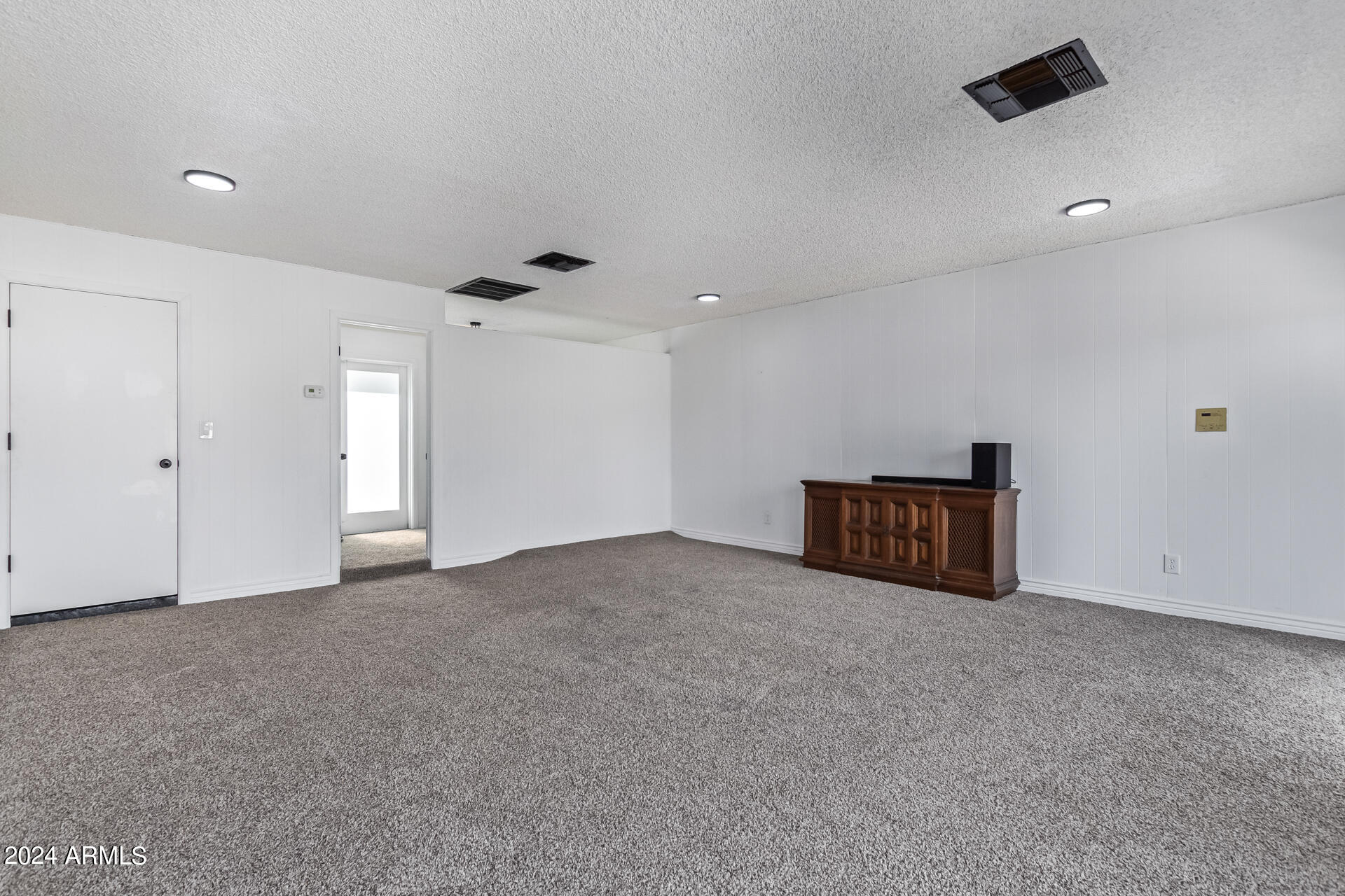 3917 West Juniper Avenue Phoenix, AZ 85053 - Photo 14 of 44 a view of an empty room