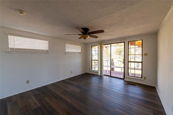 $325,000 | 119 Elm Drive, Onalaska, TX 77360