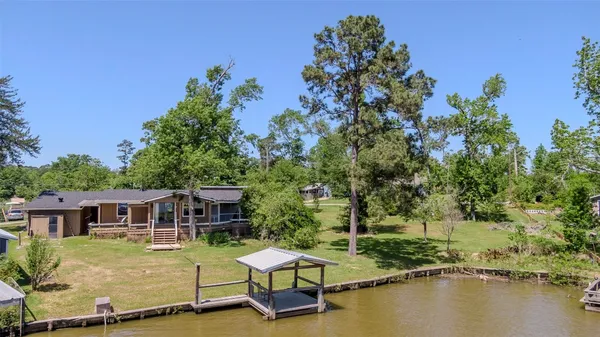 $325,000 | 119 Elm Drive, Onalaska, TX 77360