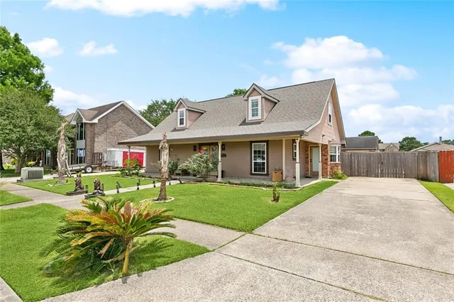 $249,000 | 3405 Moss Lane, Violet, LA 70092