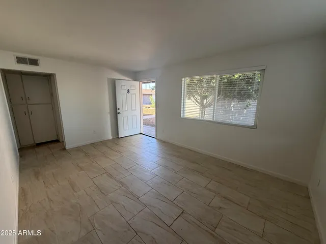 $1,000 | 625 East Broadway Road, Unit 8, Tempe, AZ 85282