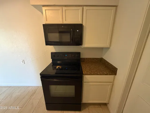 $1,000 | 625 East Broadway Road, Unit 8, Tempe, AZ 85282