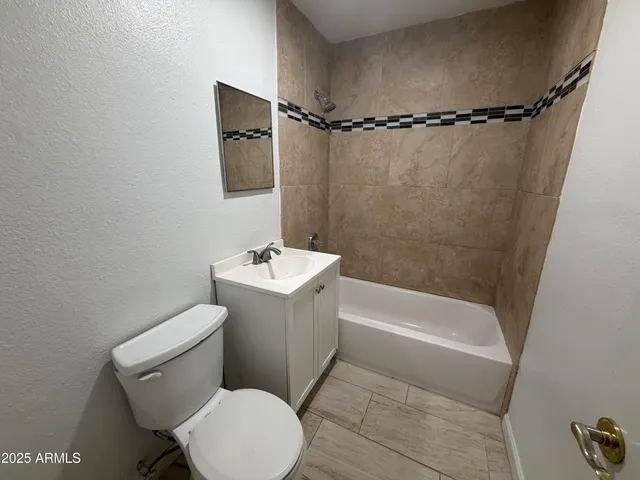$1,000 | 625 East Broadway Road, Unit 8, Tempe, AZ 85282
