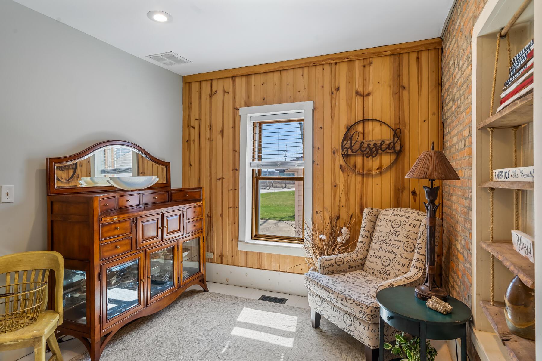 7277 Condit Road Centerburg, OH 43011 - Photo 10 of 41 Sitting area