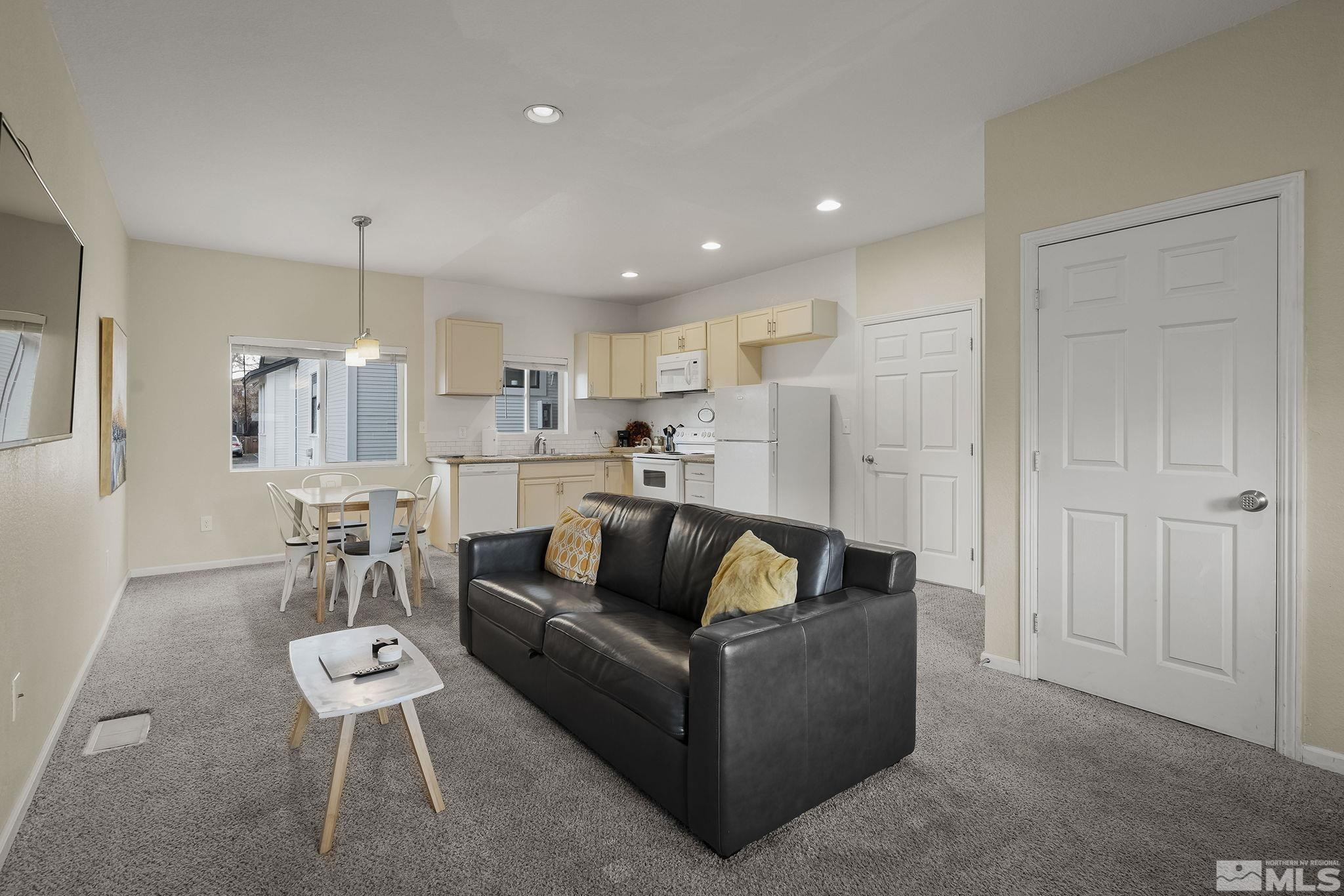 121 Caliente Street Reno, NV 89509 - Photo 3 of 11 Photo 3