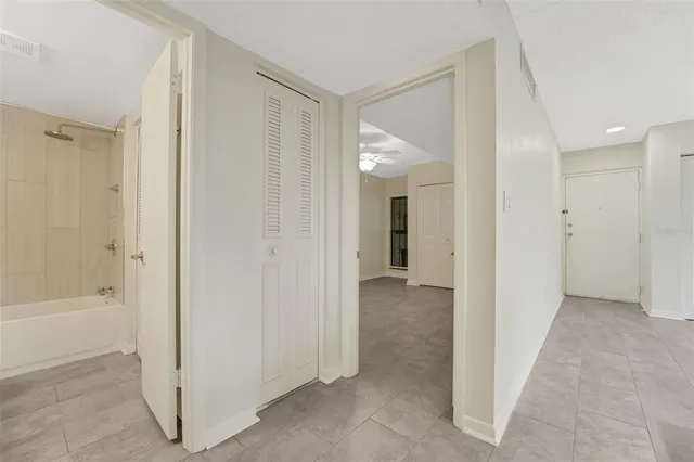 $192,500 | 208 North Lake Howard Drive, Unit 104, Winter Haven, FL 33881