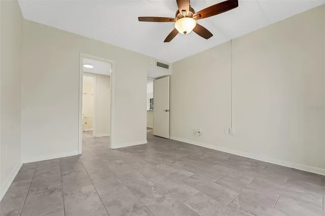 $192,500 | 208 North Lake Howard Drive, Unit 104, Winter Haven, FL 33881