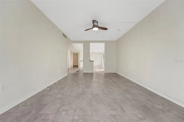 $192,500 | 208 North Lake Howard Drive, Unit 104, Winter Haven, FL 33881