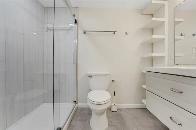 $192,500 | 208 North Lake Howard Drive, Unit 104, Winter Haven, FL 33881