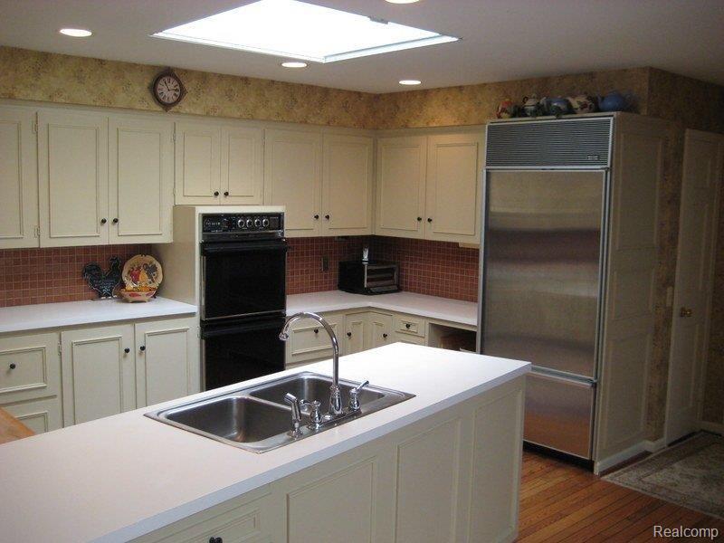 37 Warner Road Grosse Pointe, MI 48236 - Photo 4 of 14 37 Warner 008-001.jpg