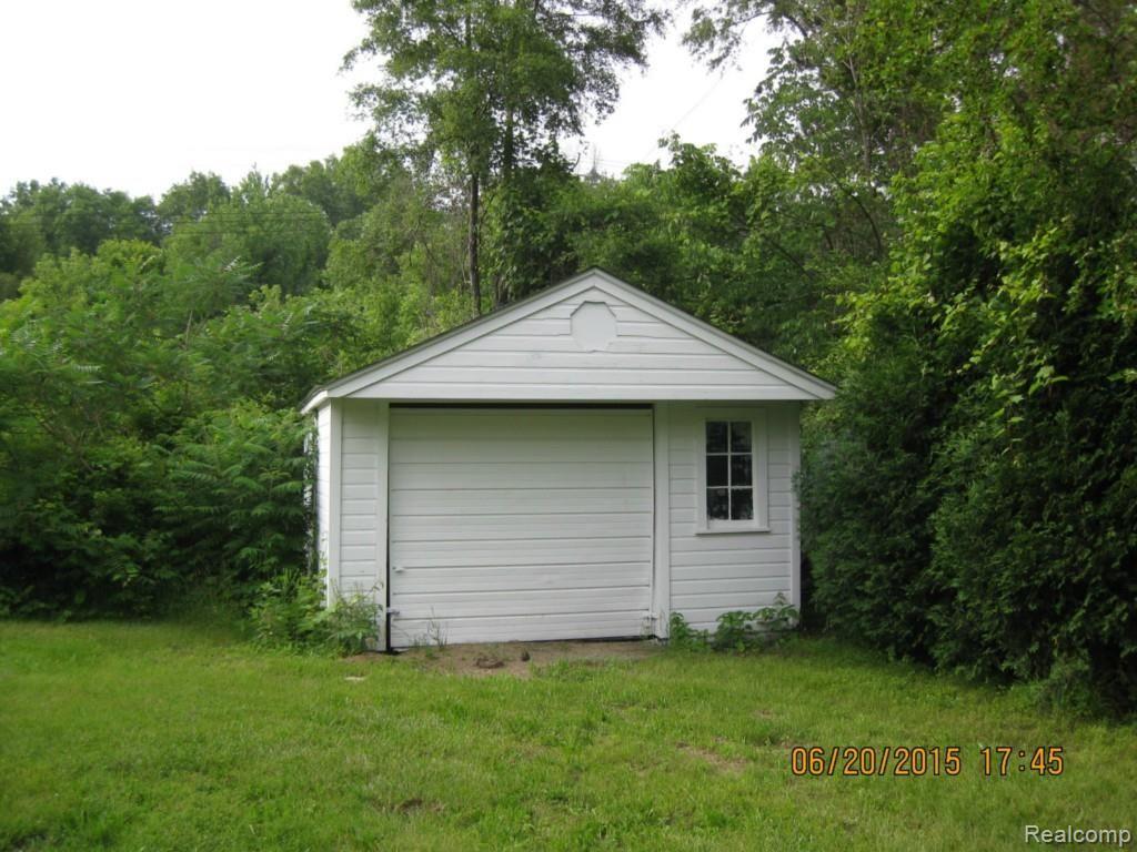 40088 Edison Lake Road Romulus, MI 48174 - Photo 3 of 18