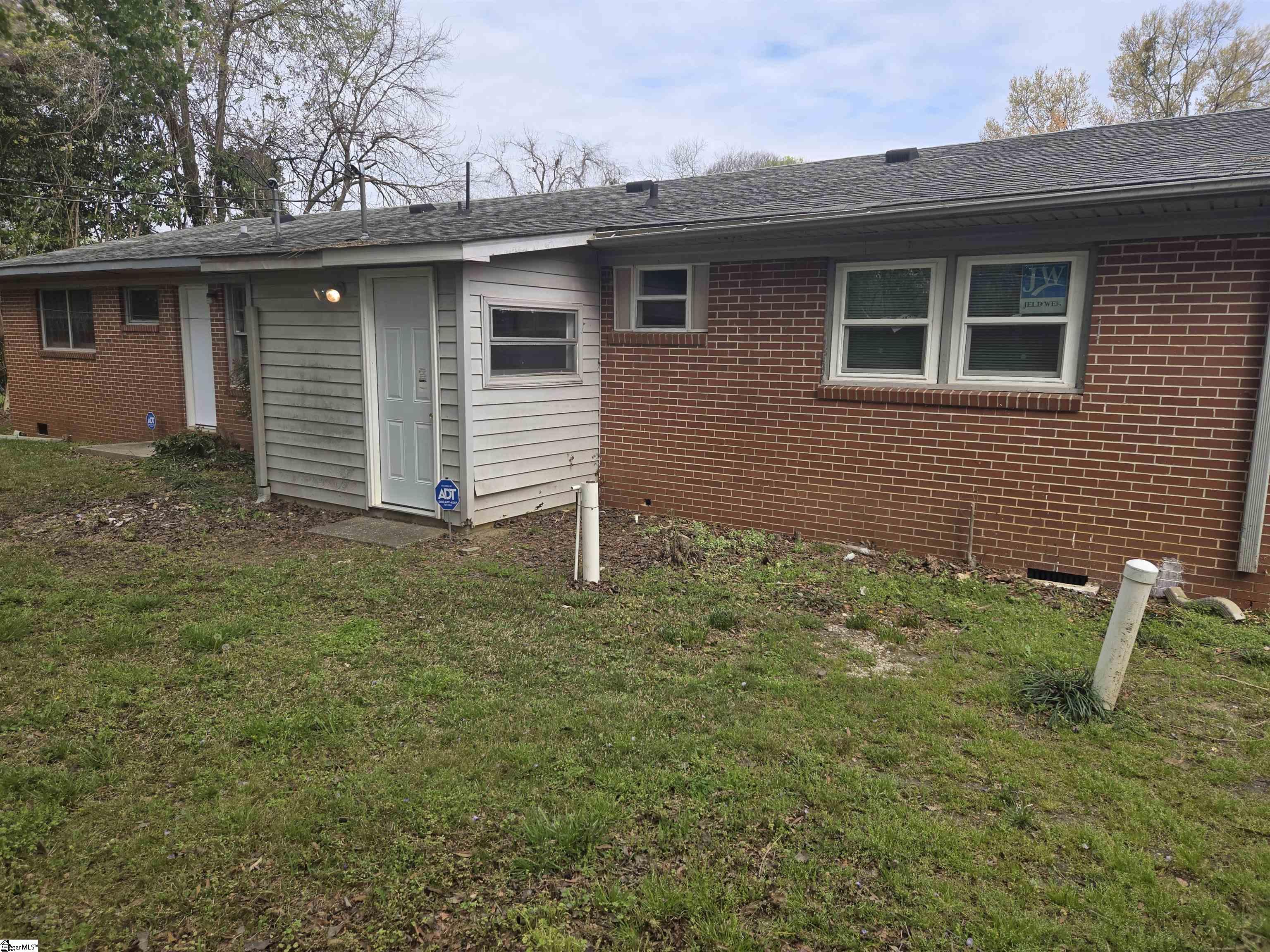 401 West Pitts Street Clinton, SC 29325 - Photo 14 of 14