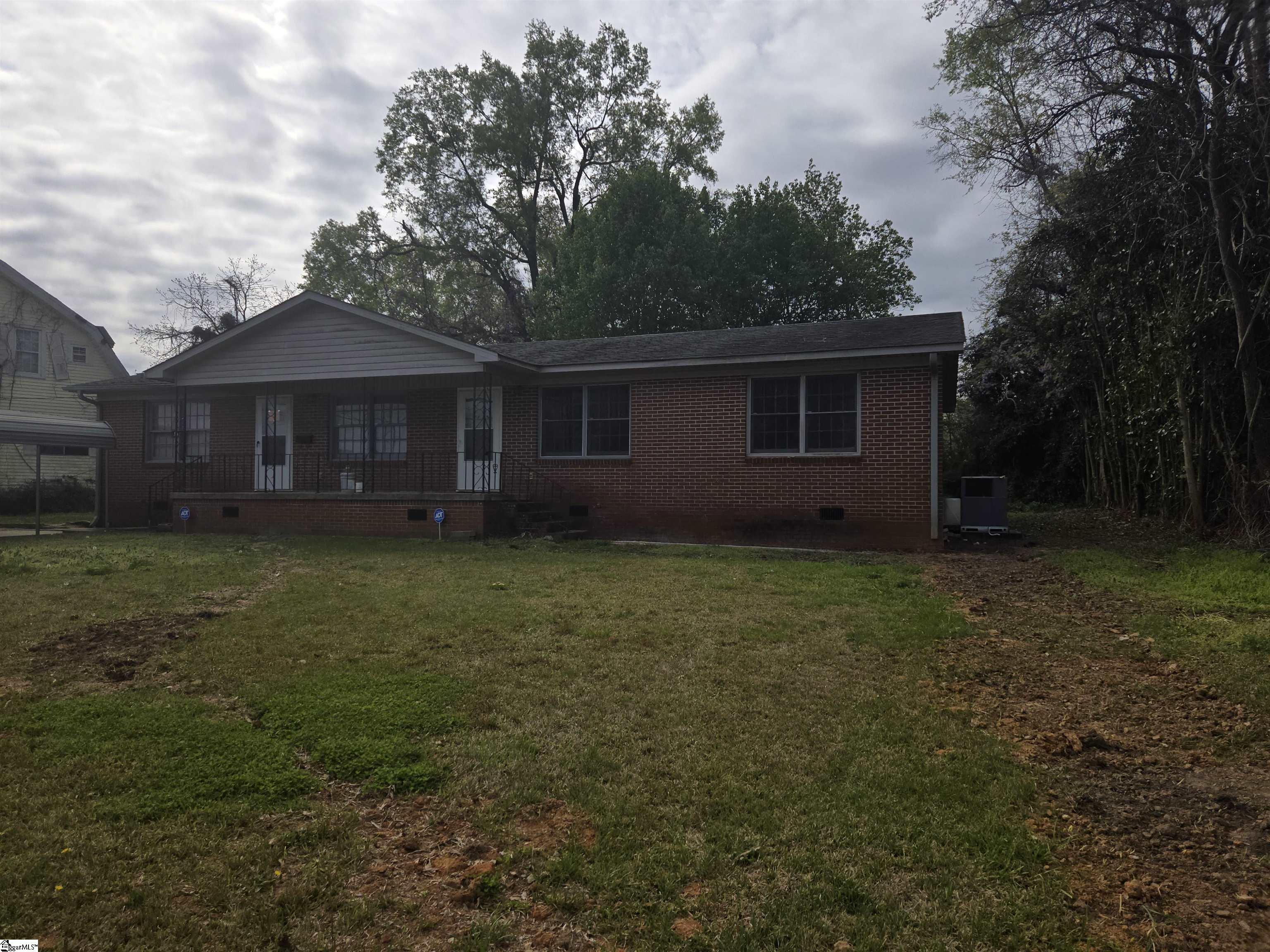 401 West Pitts Street Clinton, SC 29325 - Photo 2 of 14