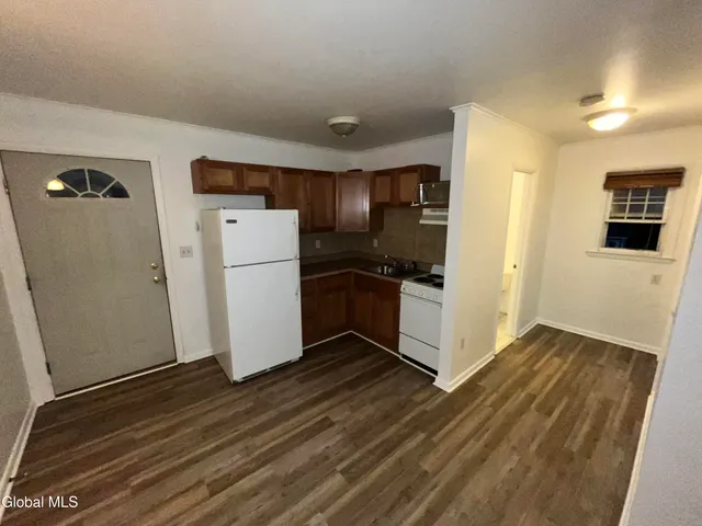 $1,000 | 220 Broad Street, Unit H, Schuylerville, NY 12871